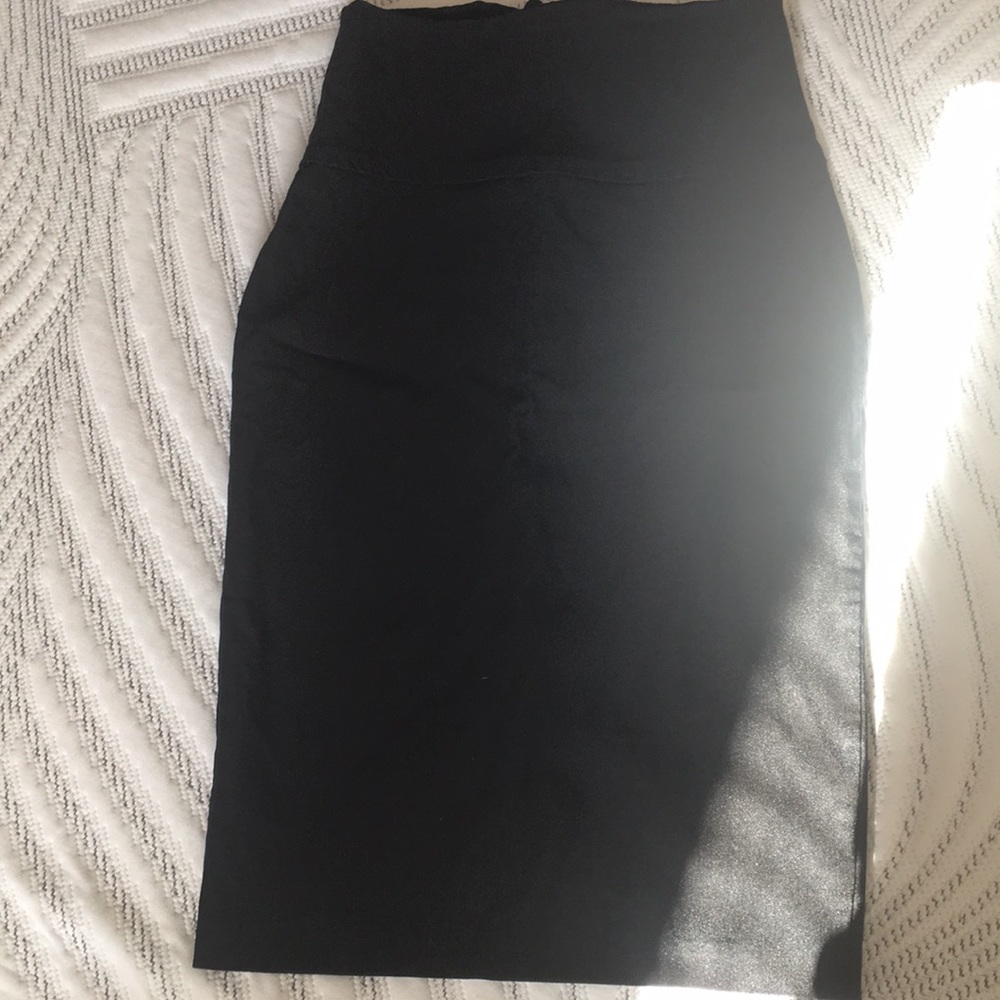 LOVE CULTURE Black Pencil Skirt